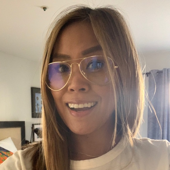 Poshmark profile picture for @alicante
